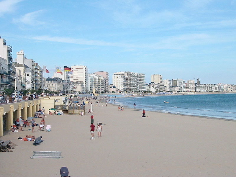 les sables d'olonne beach